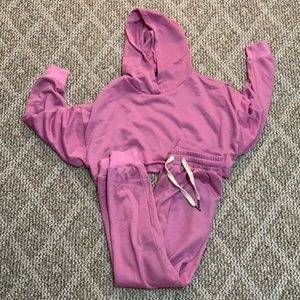 Kittenish jogger set